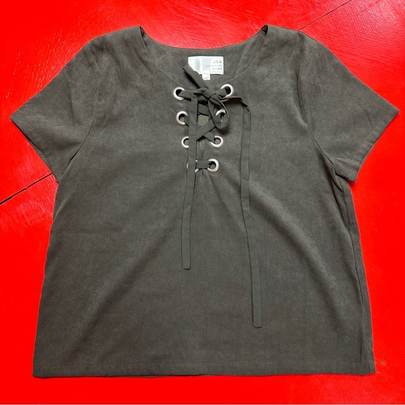 J.O.A. Tops - JOA LAS ANGELAS SHORT SLEEVE FAUS SUADE HUNTER OLIVE GROMMET LACE TIE